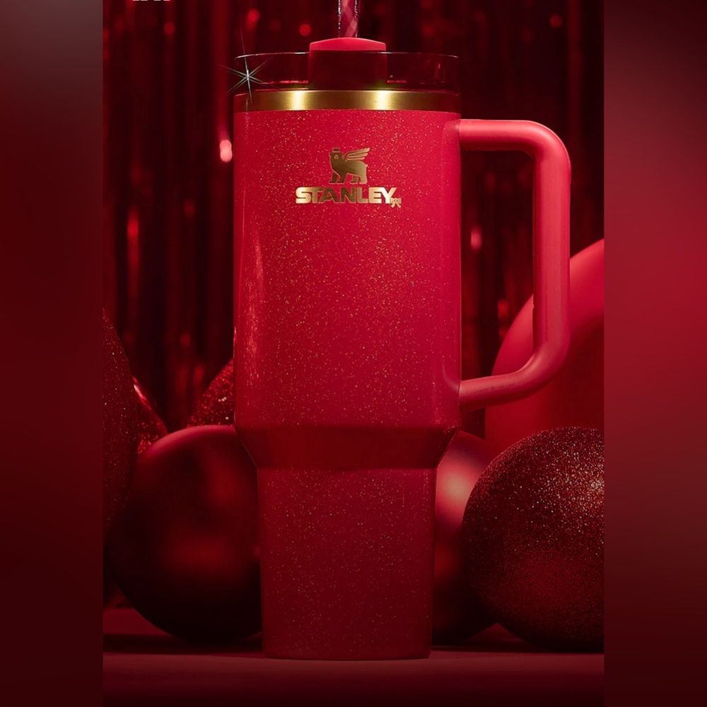 Brand new! Order confirmed. Cyber Monday Limited Edition 🌲❤️